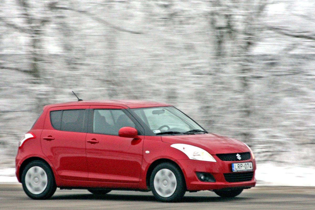 SUZUKI SWIFT