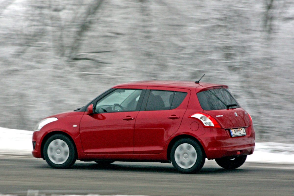SUZUKI SWIFT