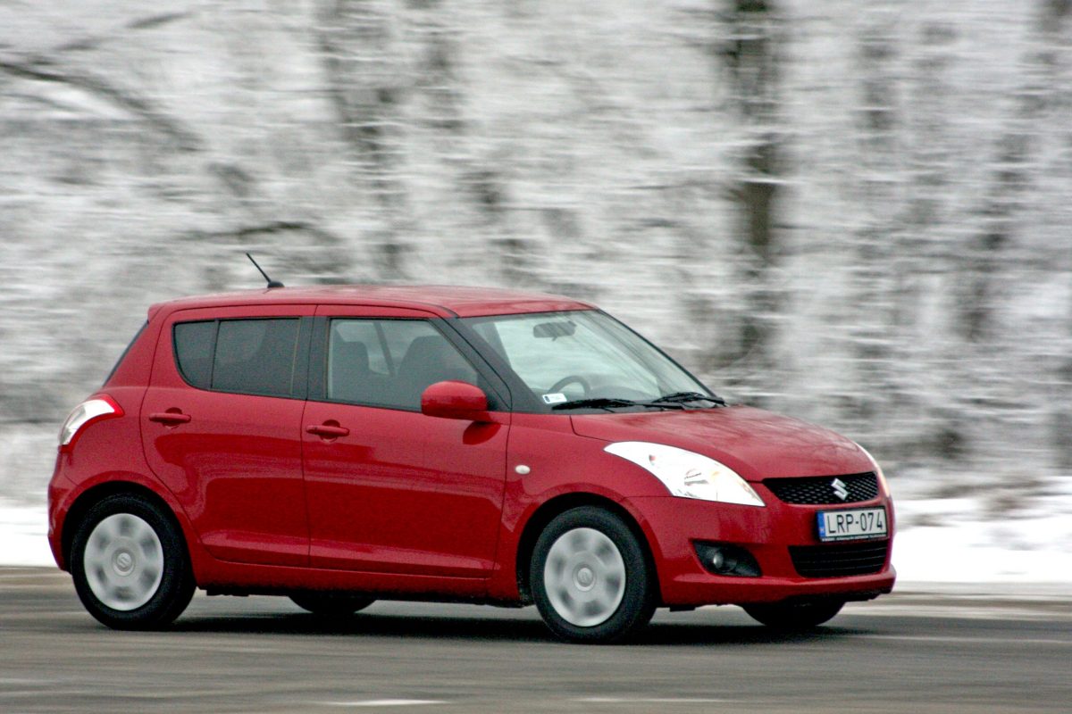 SUZUKI SWIFT