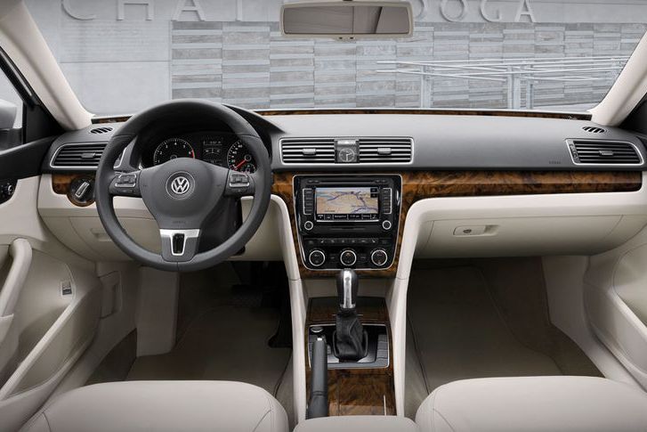 VOLKSWAGEN PASSAT