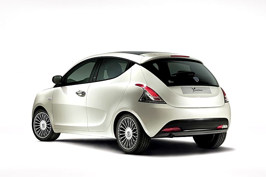 LANCIA YPSILON