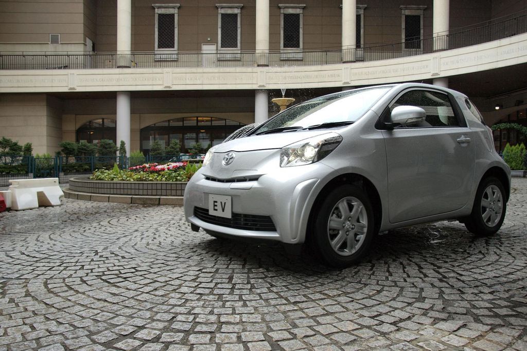 TOYOTA IQ