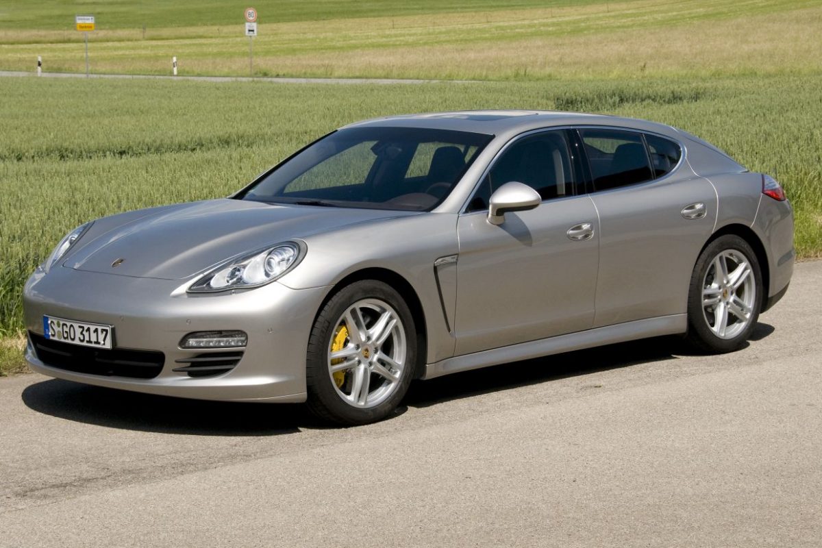 PORSCHE PANAMERA