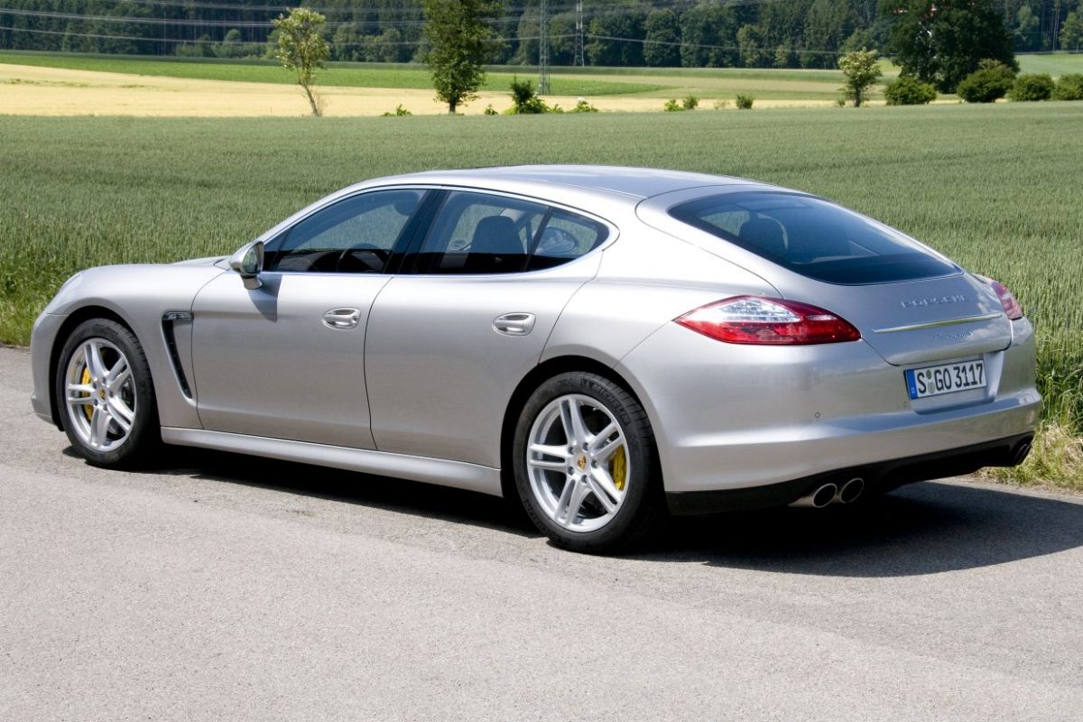 PORSCHE PANAMERA