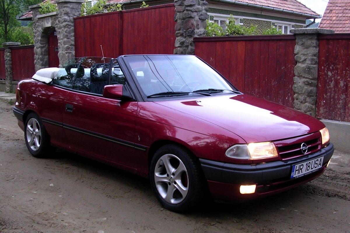 RENAULT R 19