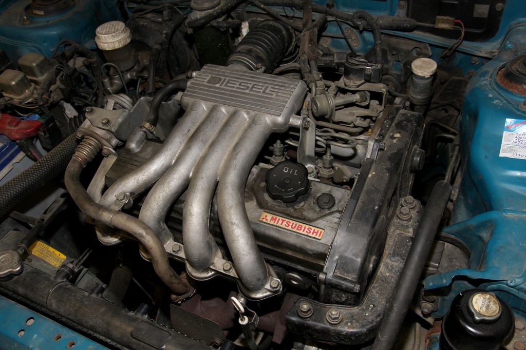 MITSUBISHI COLT