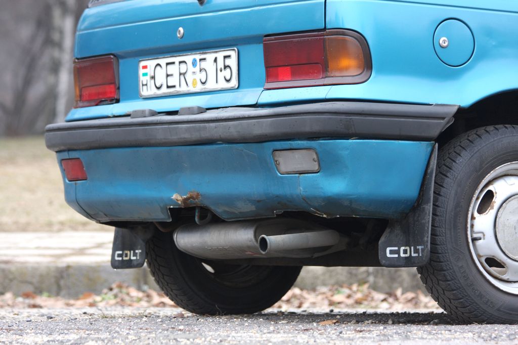 MITSUBISHI COLT