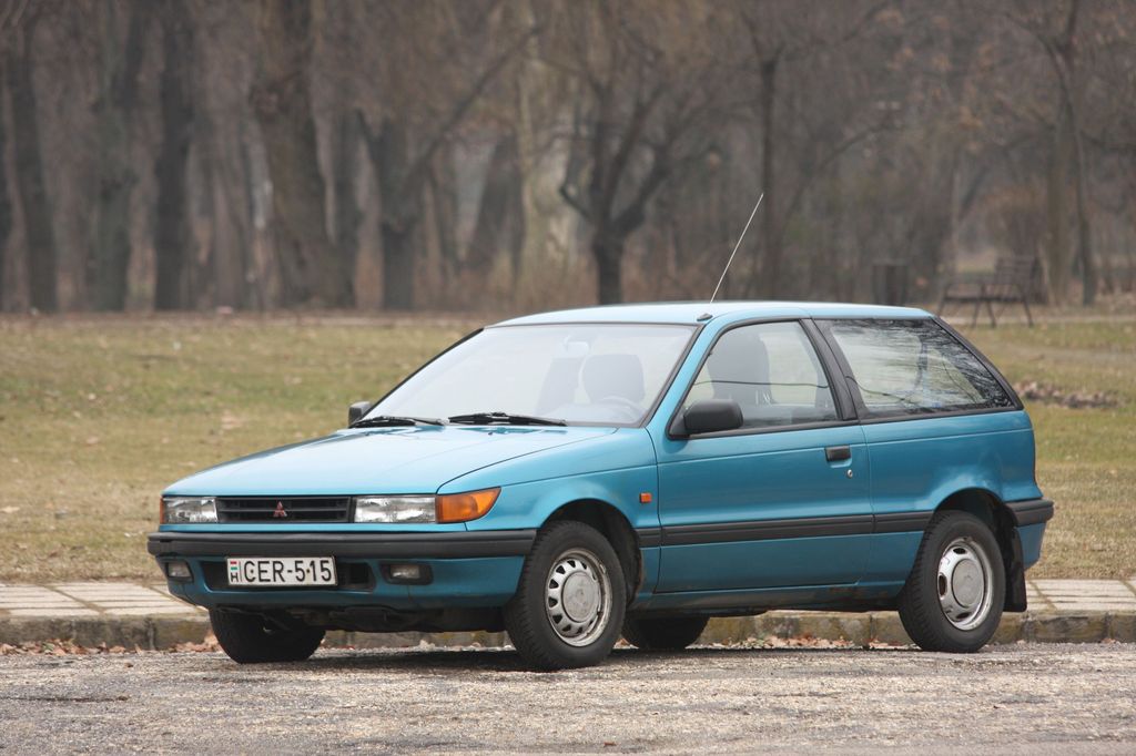 MITSUBISHI COLT