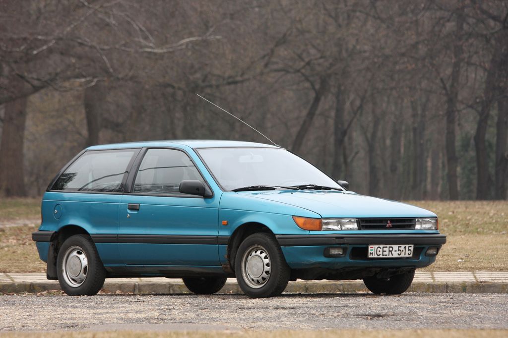MITSUBISHI COLT