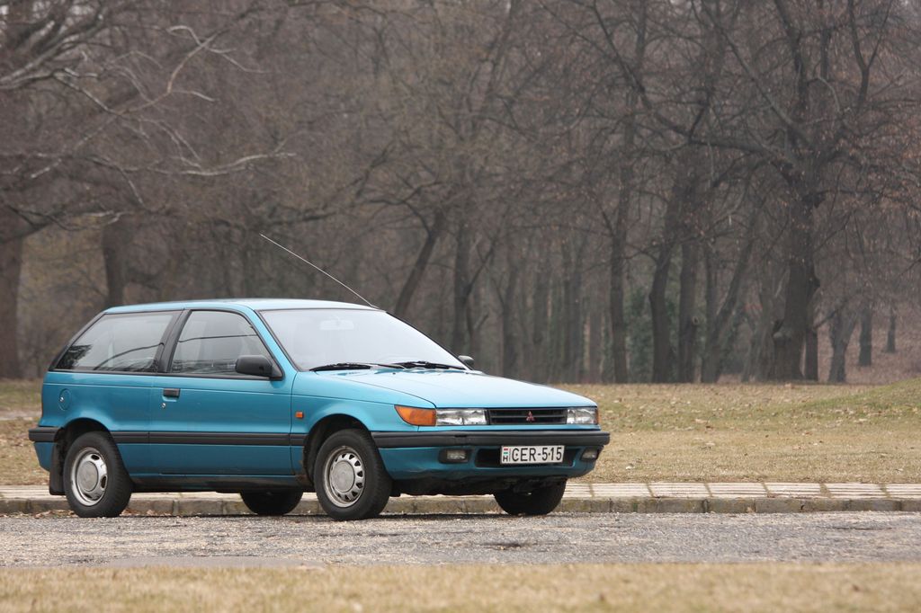 MITSUBISHI COLT