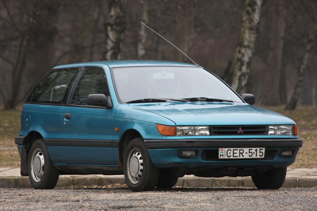 MITSUBISHI COLT