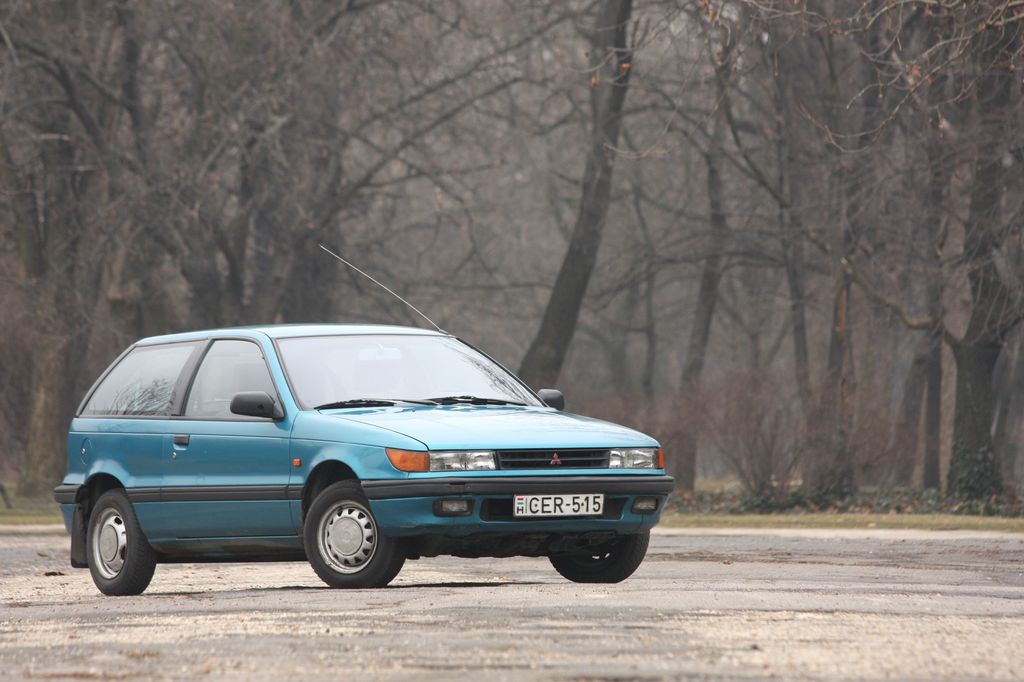 MITSUBISHI COLT