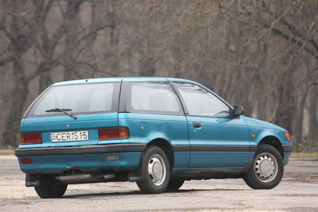 MITSUBISHI COLT