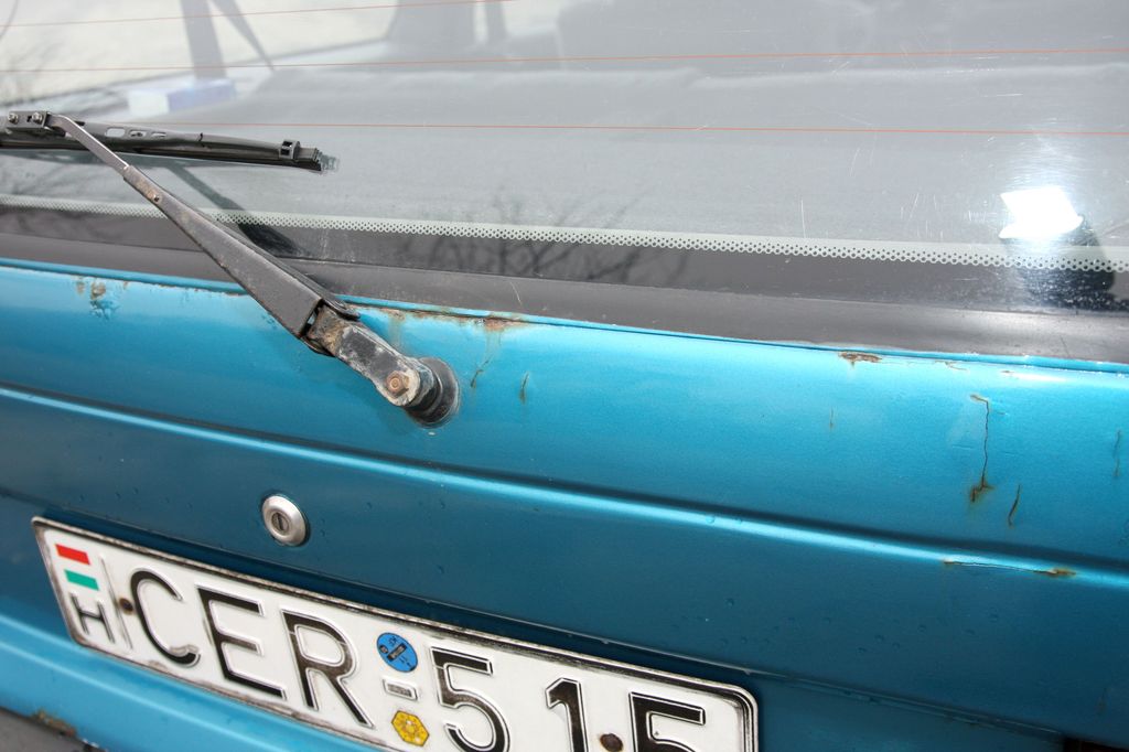 MITSUBISHI COLT