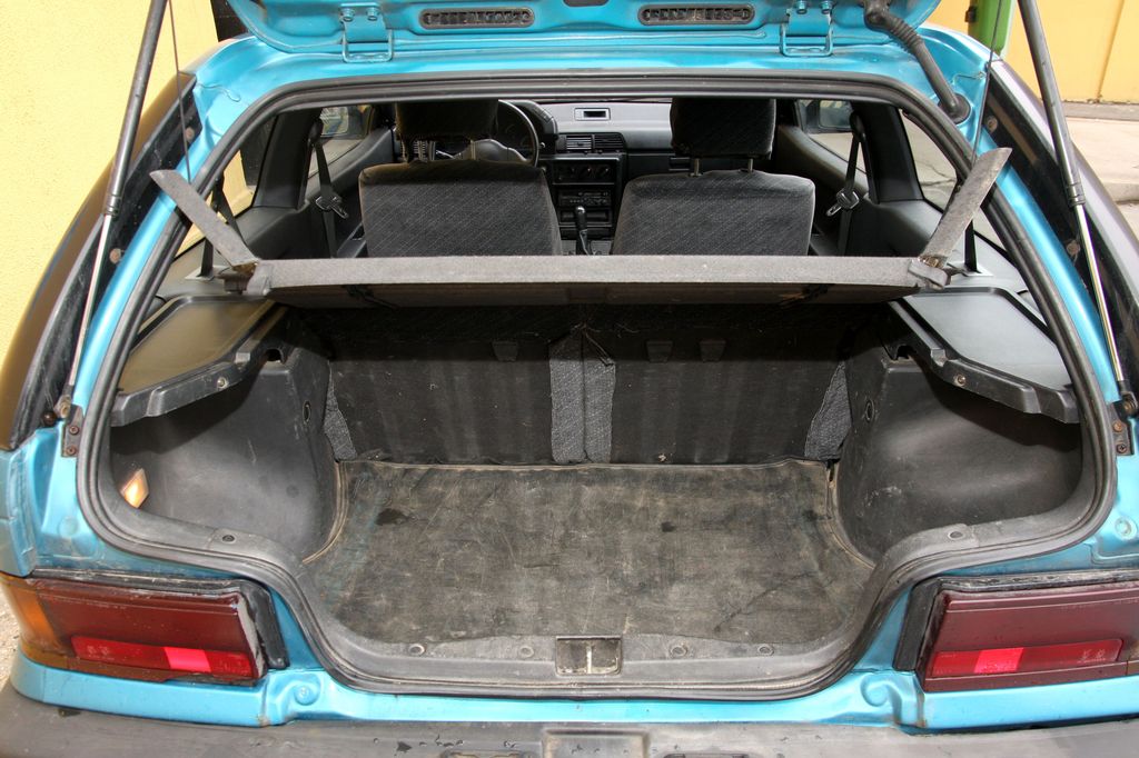 MITSUBISHI COLT