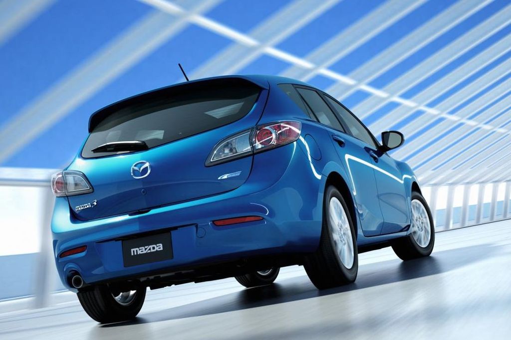 MAZDA 3
