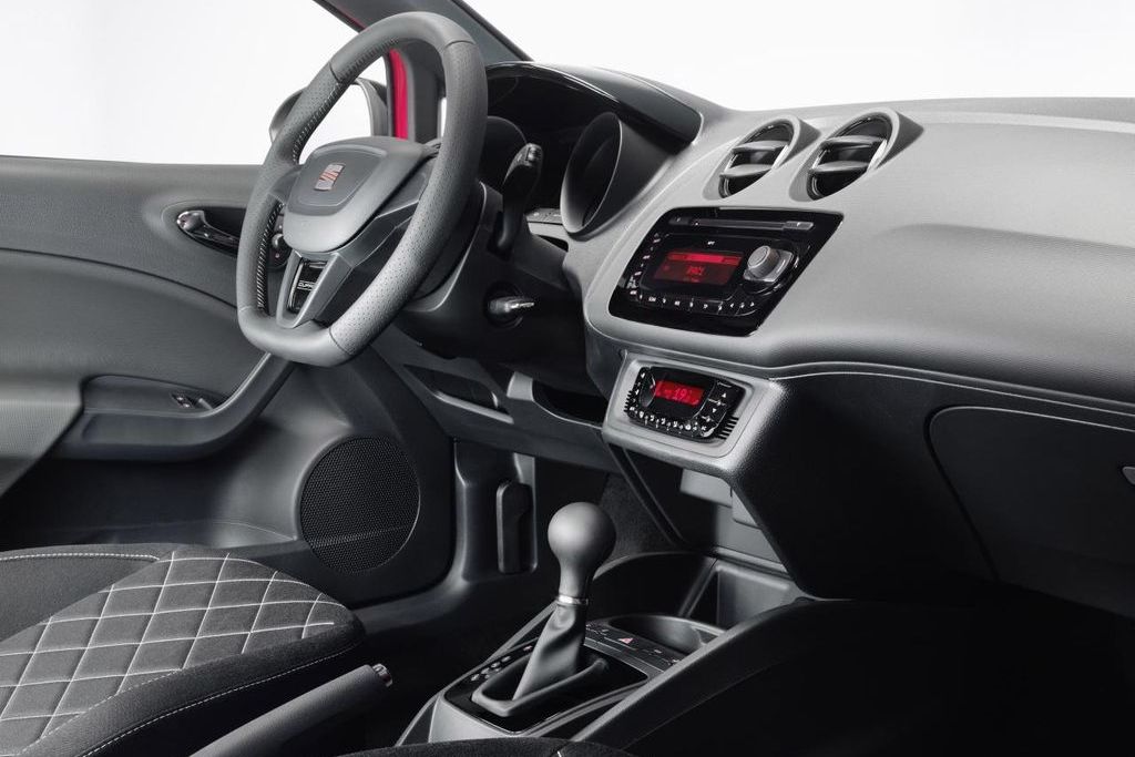 SEAT IBIZA