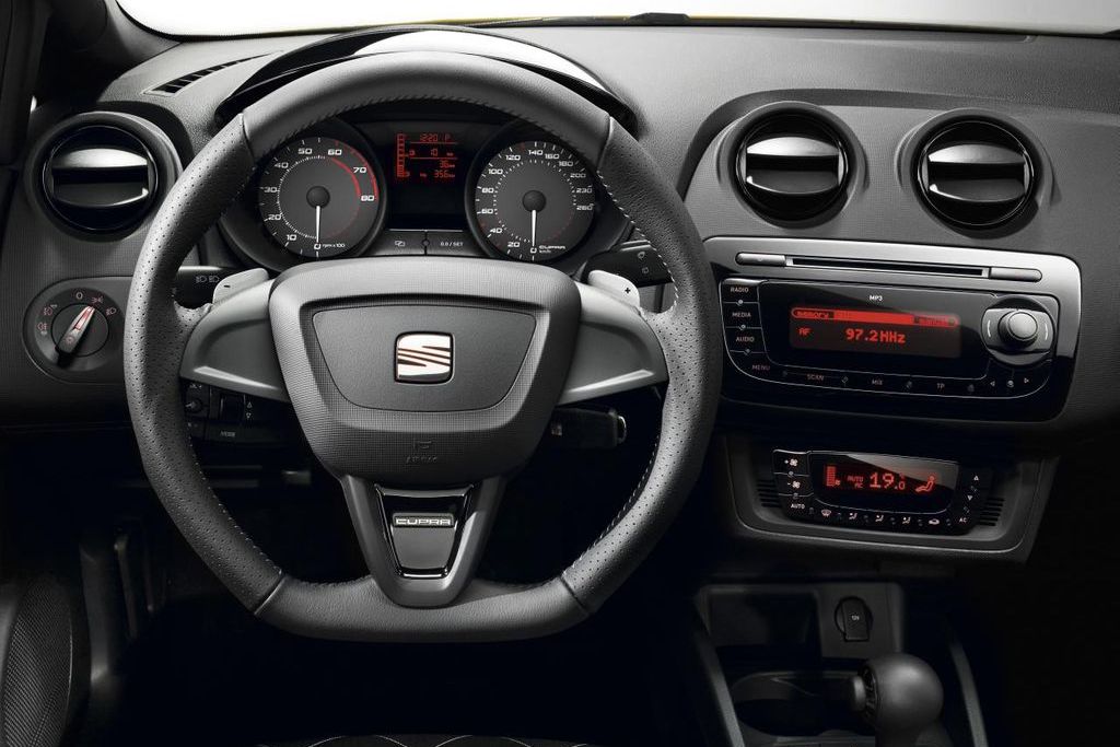 SEAT IBIZA