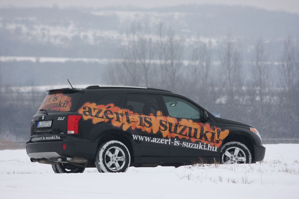 SUZUKI XL7