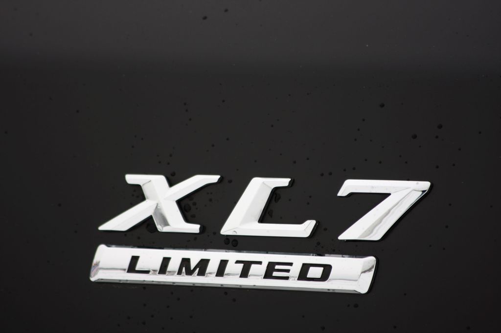 SUZUKI XL7