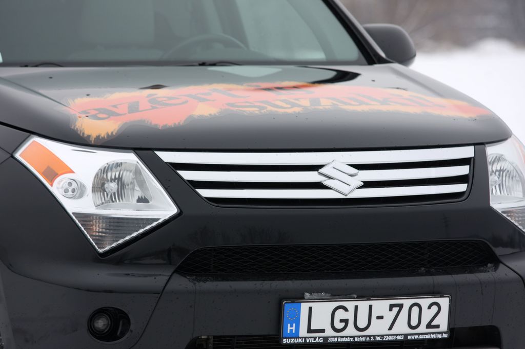 SUZUKI XL7