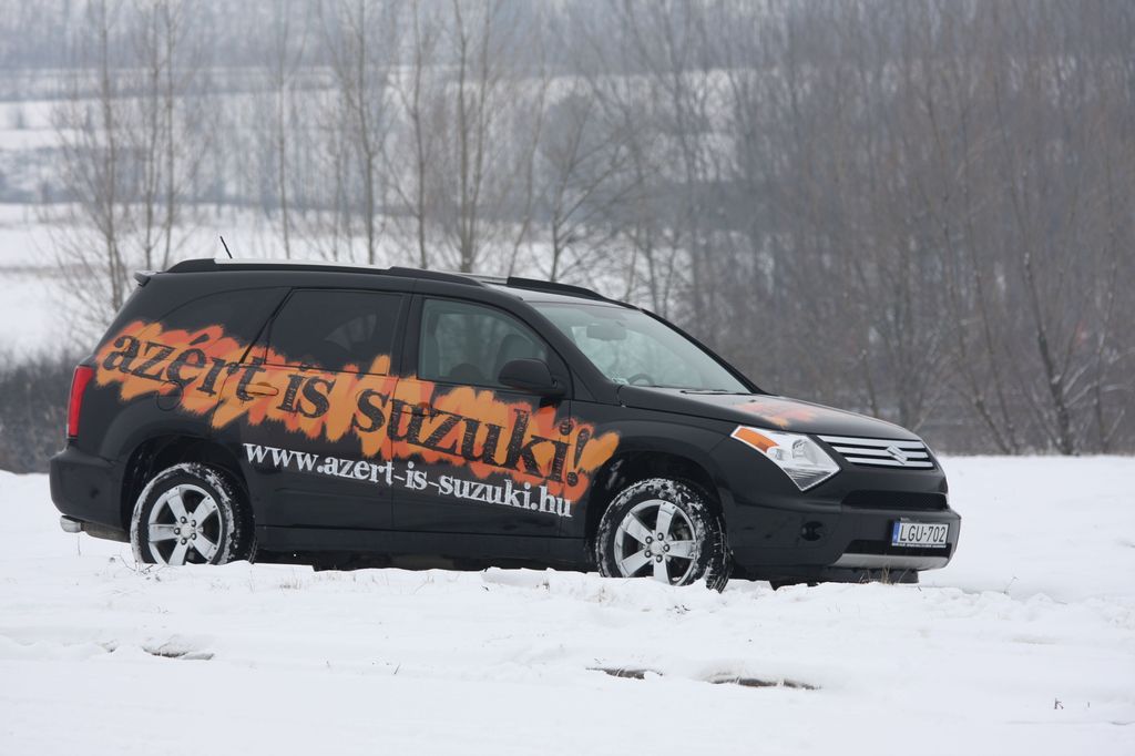 SUZUKI XL7