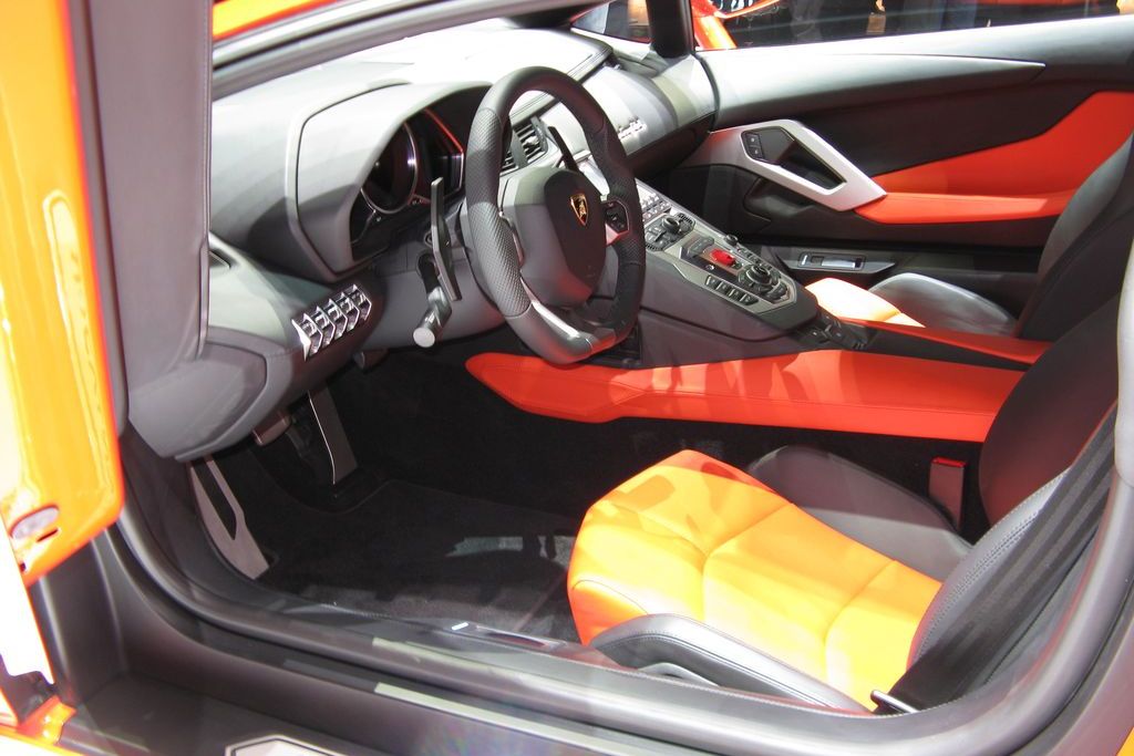LAMBORGHINI
