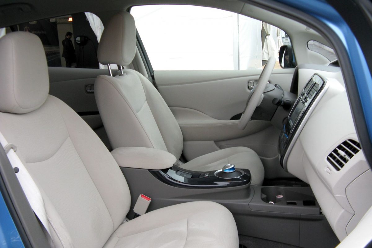 NISSAN LEAF