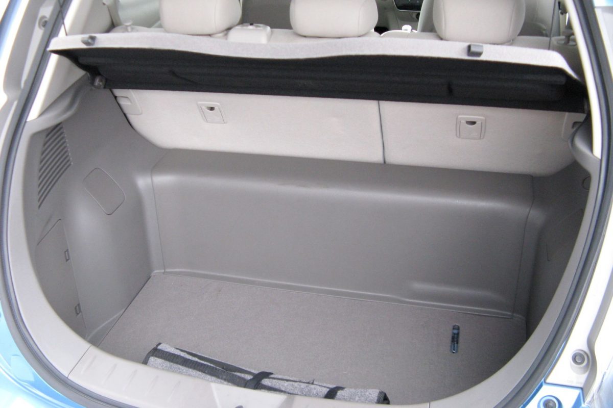 NISSAN LEAF