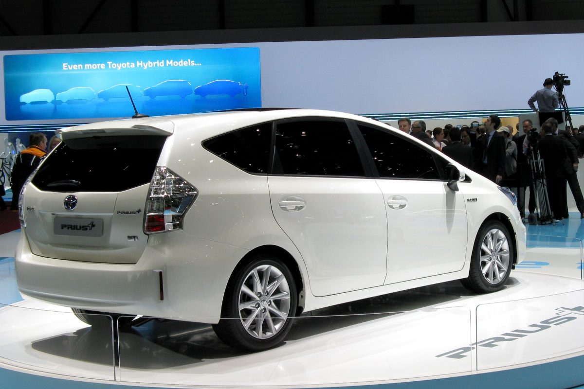TOYOTA PRIUS