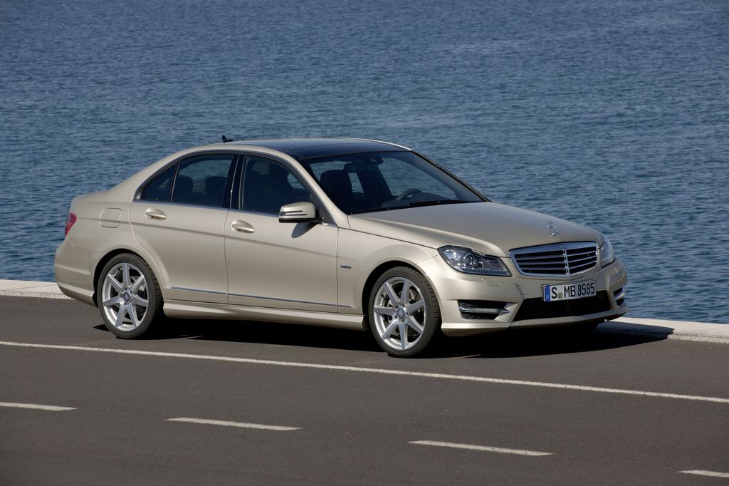 MERCEDES-BENZ C-OSZTÁLY