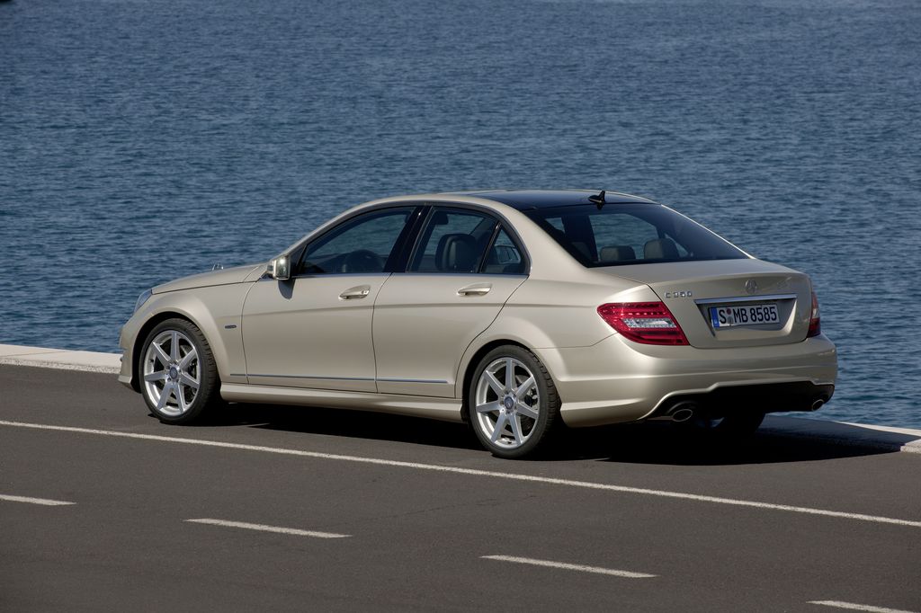 MERCEDES-BENZ C-OSZTÁLY