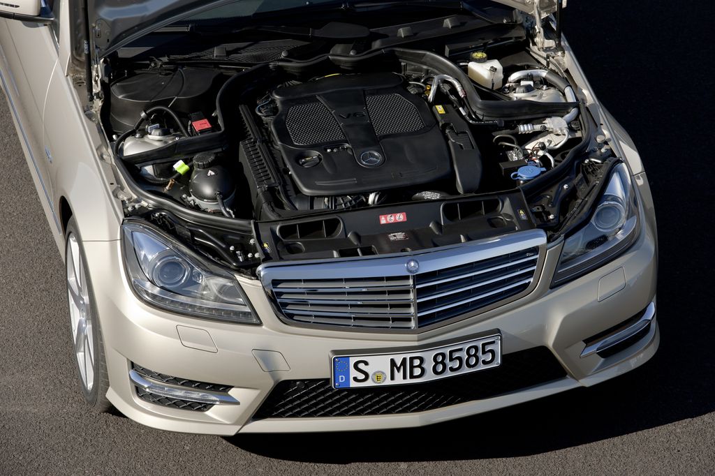 MERCEDES-BENZ C-OSZTÁLY