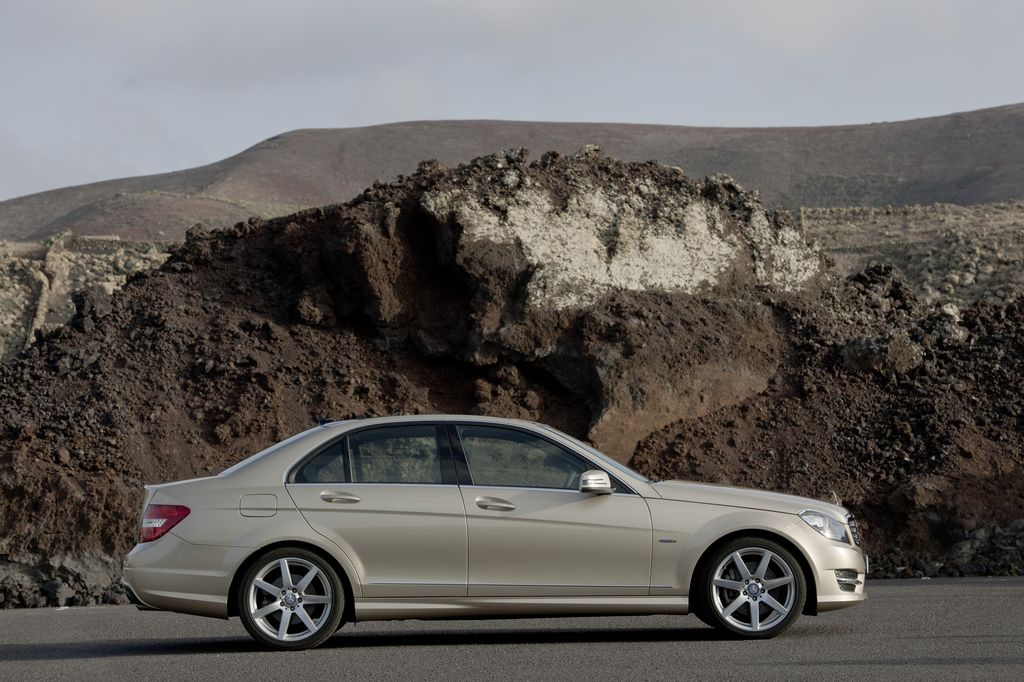 MERCEDES-BENZ C-OSZTÁLY