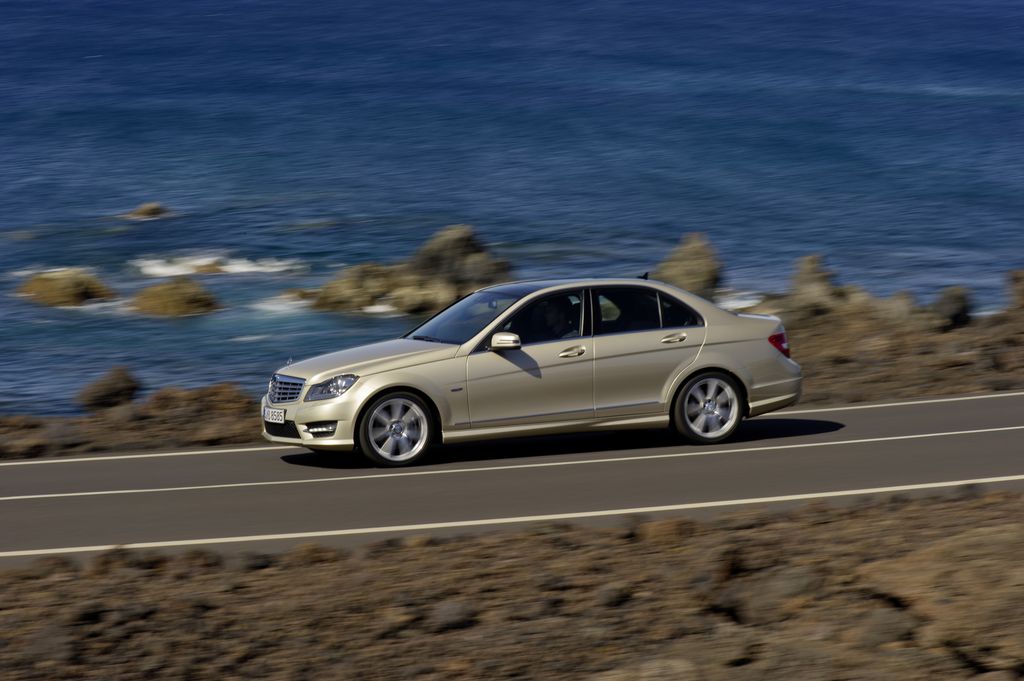 MERCEDES-BENZ C-OSZTÁLY