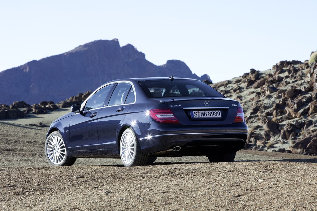 MERCEDES-BENZ C-OSZTÁLY