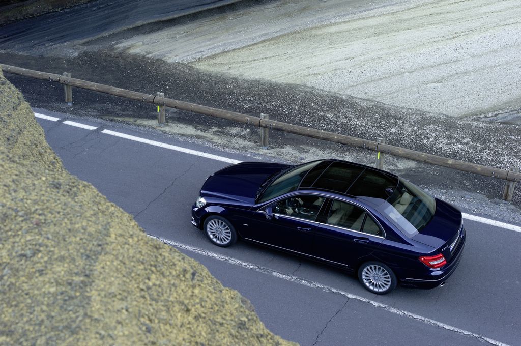 MERCEDES-BENZ C-OSZTÁLY
