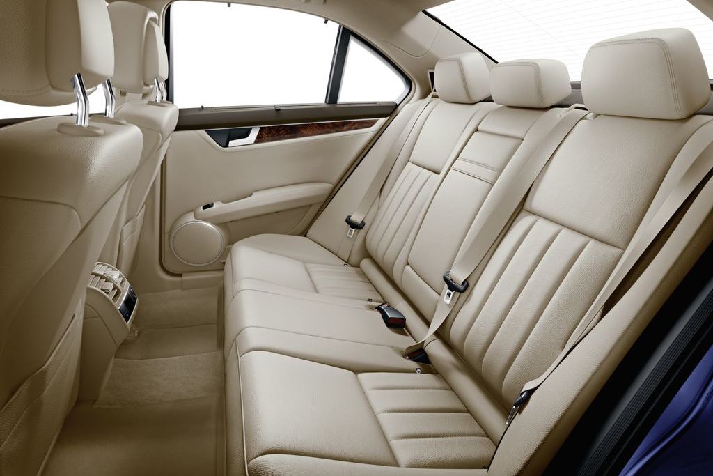 MERCEDES-BENZ C-OSZTÁLY