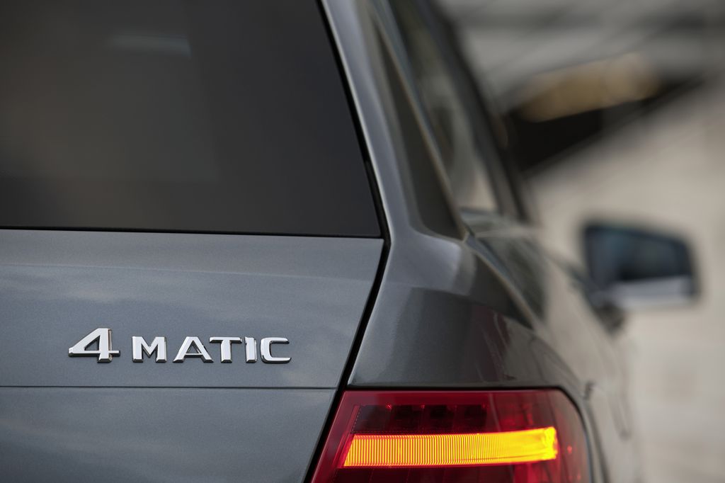 MERCEDES-BENZ C-OSZTÁLY
