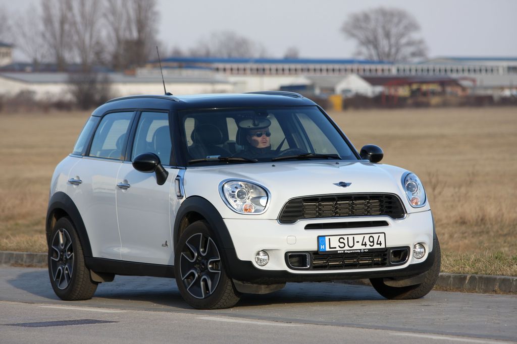 MINI COUNTRYMAN