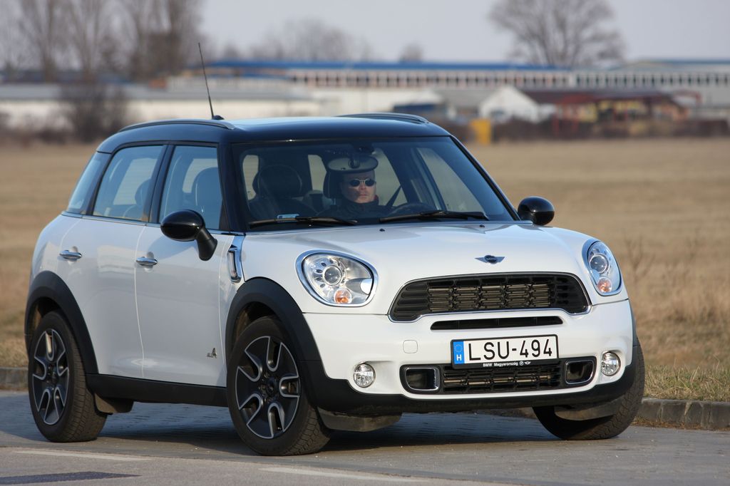 MINI COUNTRYMAN