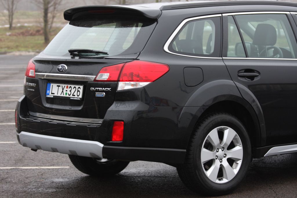 SUBARU OUTBACK