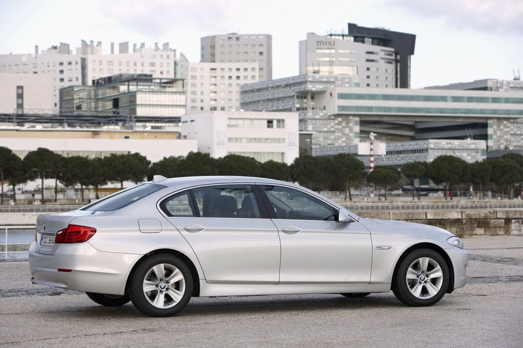 BMW 5-ÖS SOROZAT