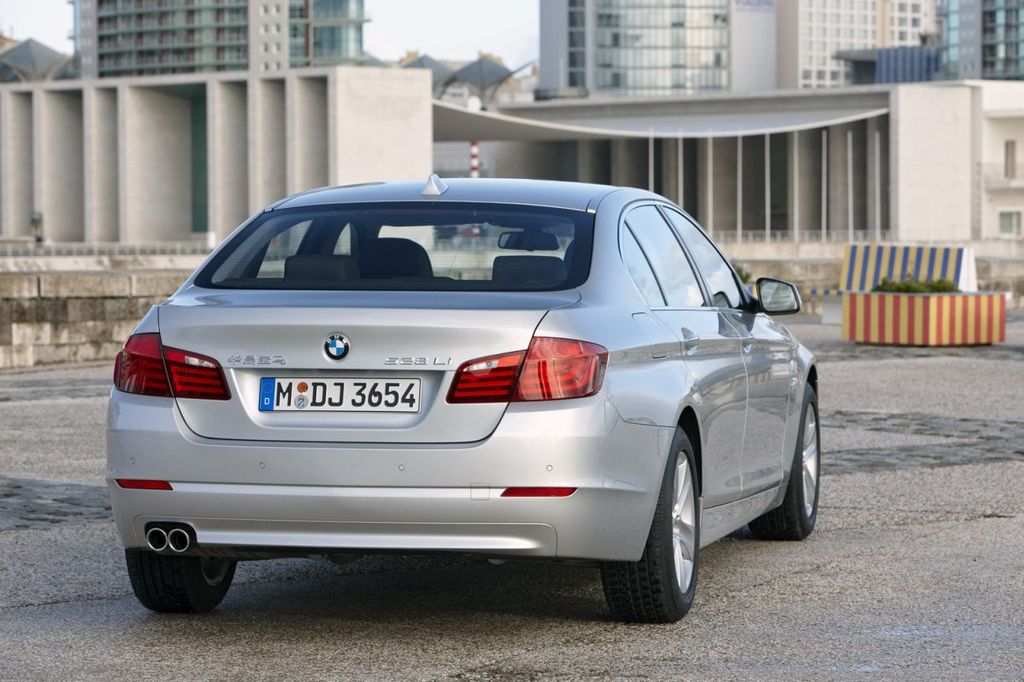 BMW 5-ÖS SOROZAT