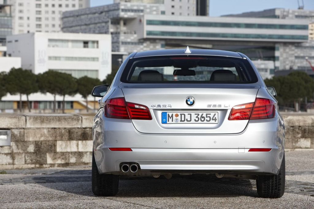 BMW 5-ÖS SOROZAT