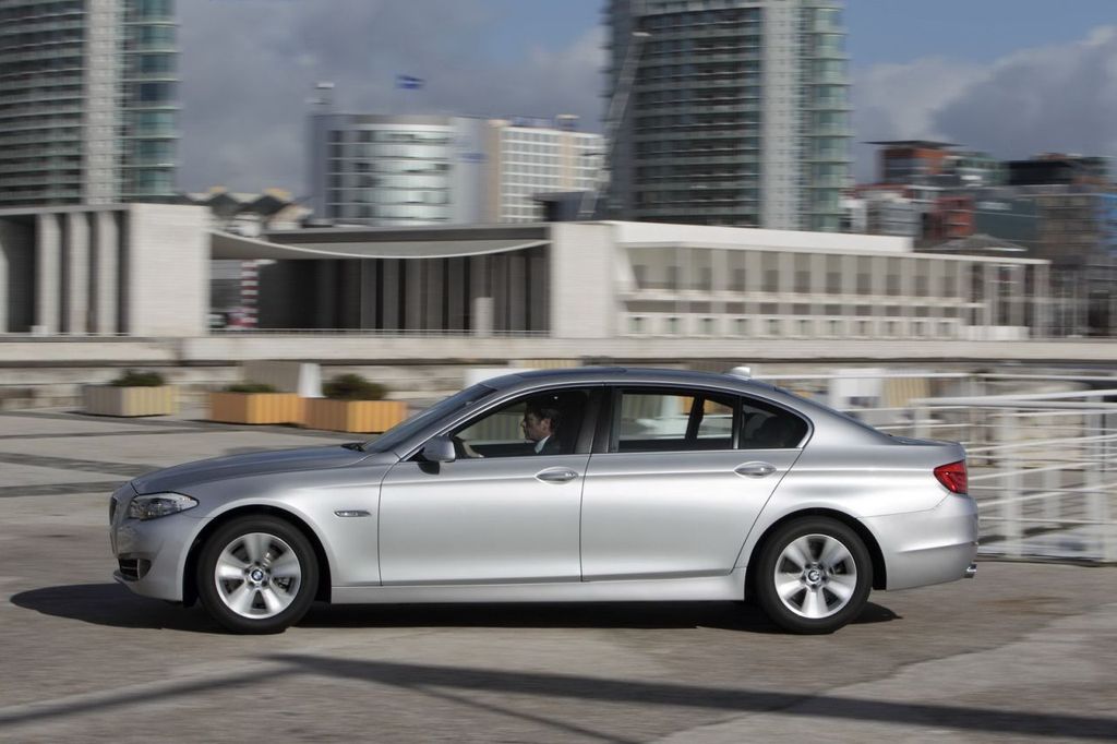 BMW 5-ÖS SOROZAT