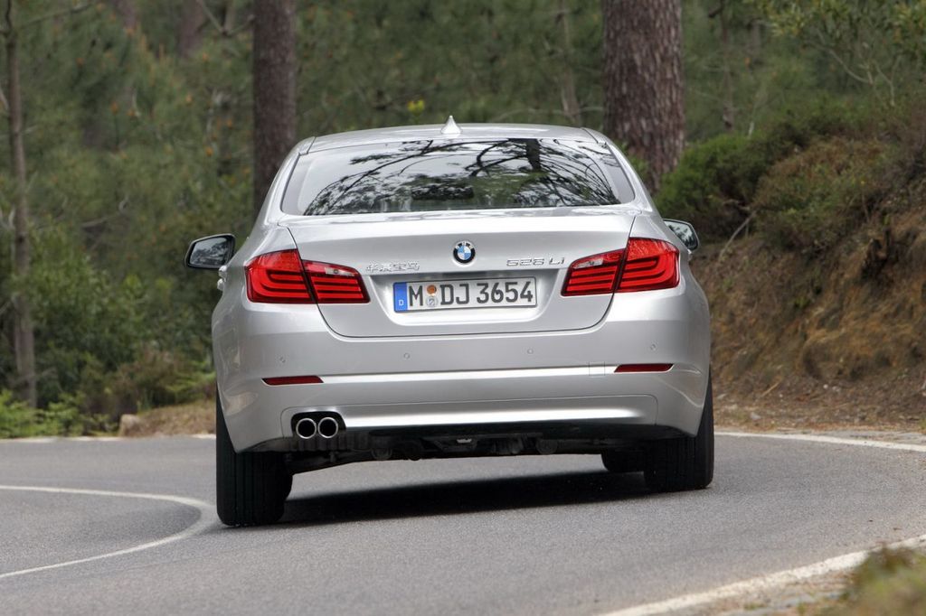 BMW 5-ÖS SOROZAT