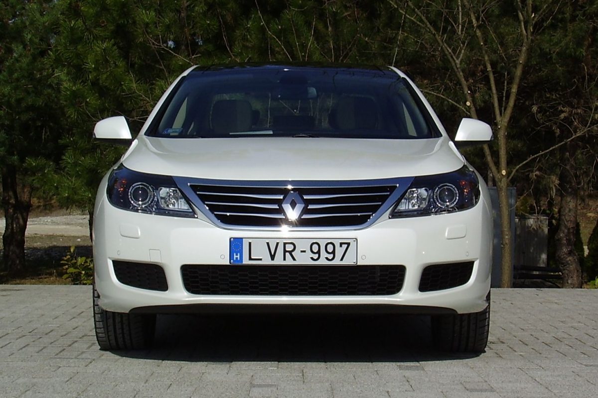 RENAULT LATITUDE