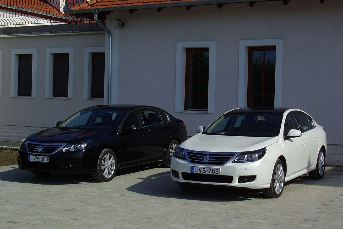 RENAULT LATITUDE