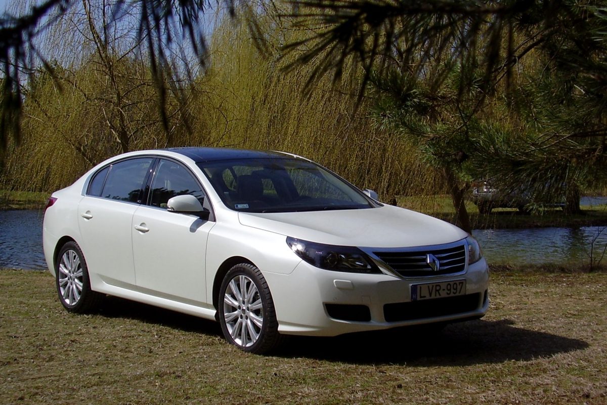 RENAULT LATITUDE